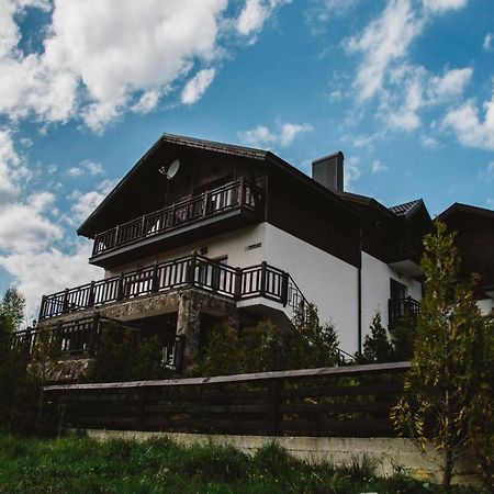 Residence Nesh Tatariv Esterno foto