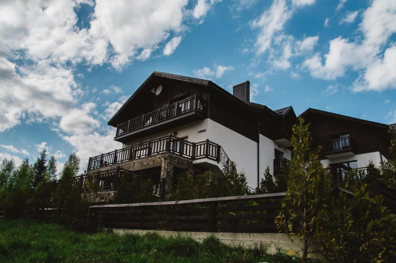 Residence Nesh Tatariv Esterno foto
