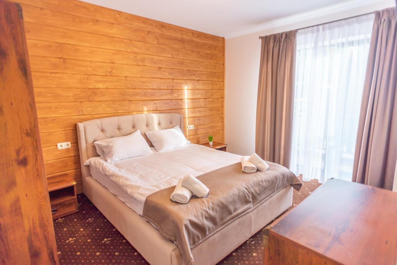 Residence Nesh Tatariv Esterno foto