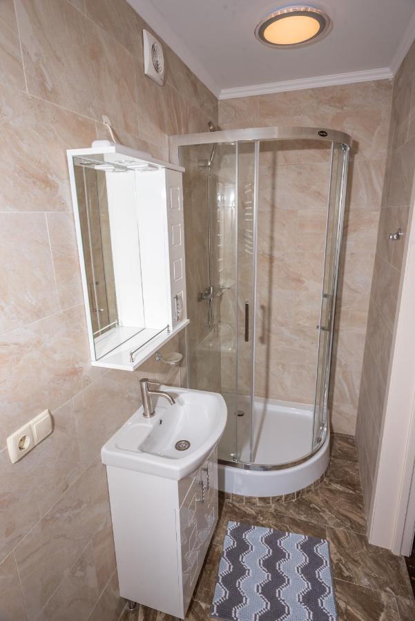 Residence Nesh Tatariv Esterno foto